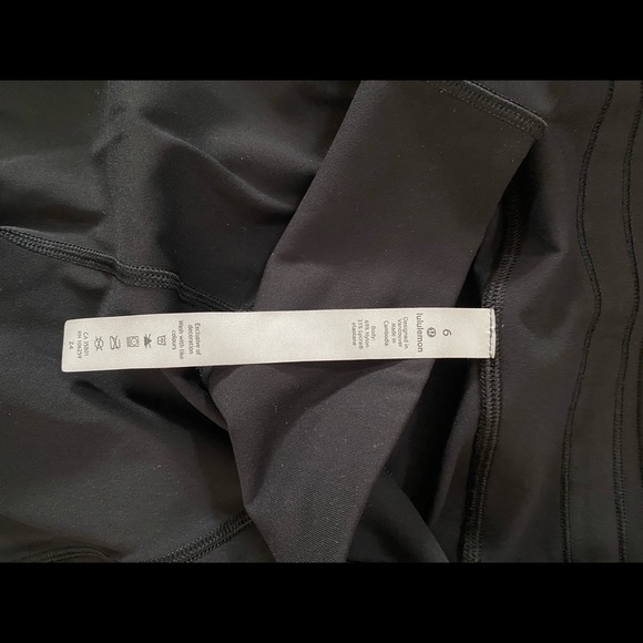 Black lululemon 23” leggings - Picture 6 of 6